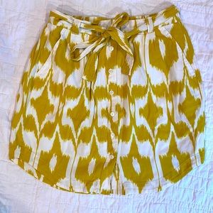 LOFT women’s yellow & white skirt